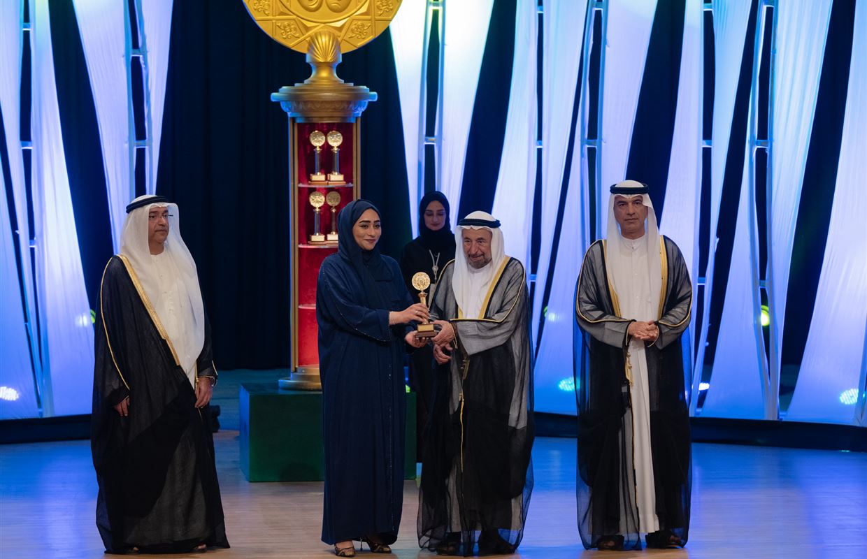 سلطان القاسمي يشهد ختام الدورة 32 من أيام الشارقة المسرحية ويُكرّم الفائزين