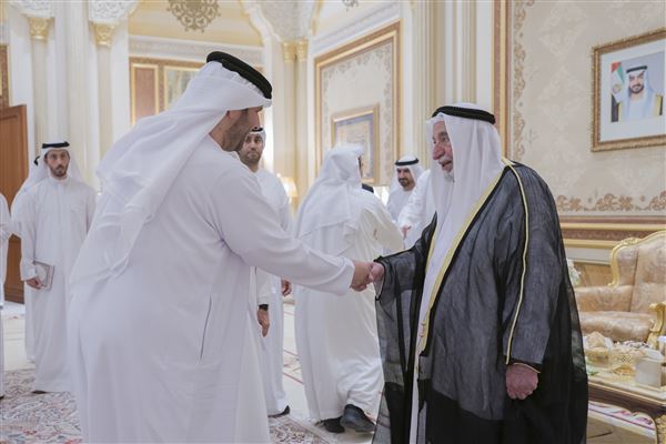 حاكم الشارقة يستقبل المهنئين بشهر رمضان المبارك في قصر البديع