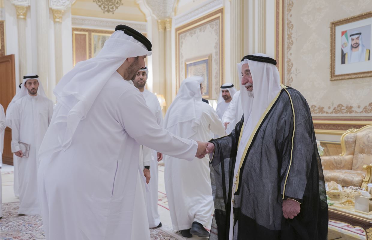 حاكم الشارقة يستقبل المهنئين بشهر رمضان المبارك في قصر البديع