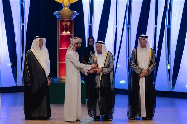 سلطان القاسمي يشهد ختام الدورة 32 من أيام الشارقة المسرحية ويُكرّم الفائزين