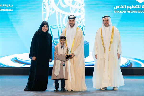 سلطان بن أحمد القاسمي يكرم الفائزين بجائزة الشارقة للتفوق والتميز التربوي في دورتها الـ 30