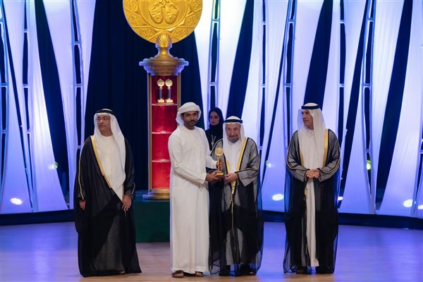 سلطان القاسمي يشهد ختام الدورة 32 من أيام الشارقة المسرحية ويُكرّم الفائزين