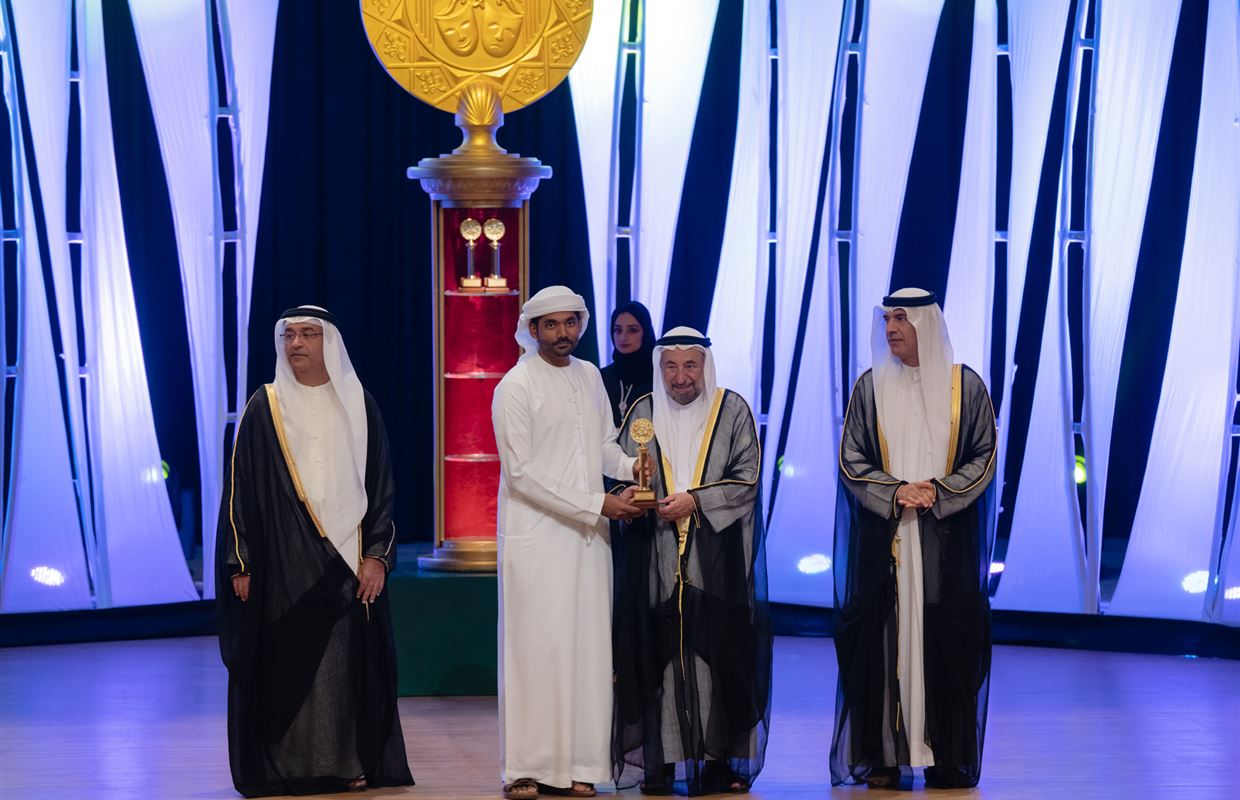 سلطان القاسمي يشهد ختام الدورة 32 من أيام الشارقة المسرحية ويُكرّم الفائزين