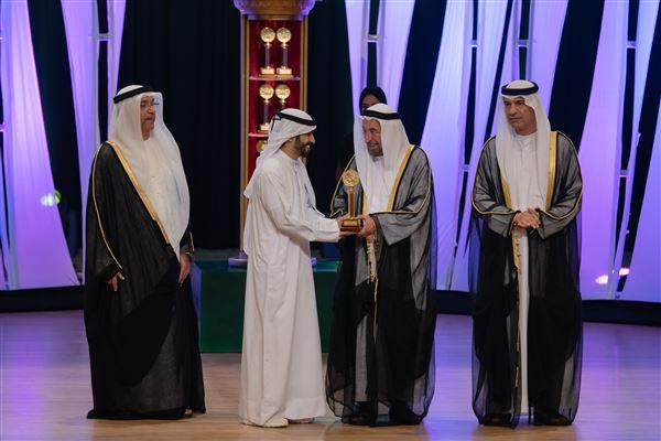 سلطان القاسمي يشهد ختام الدورة 32 من أيام الشارقة المسرحية ويُكرّم الفائزين