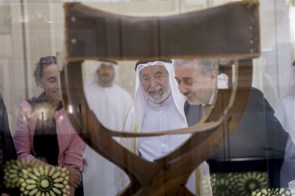 Sharjah Ruler meets with Pres. of the National Library of France