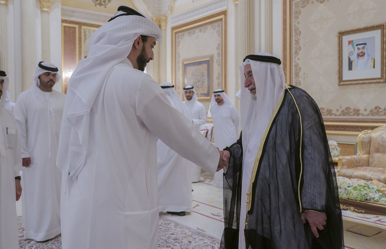 حاكم الشارقة يستقبل المهنئين بشهر رمضان المبارك في قصر البديع