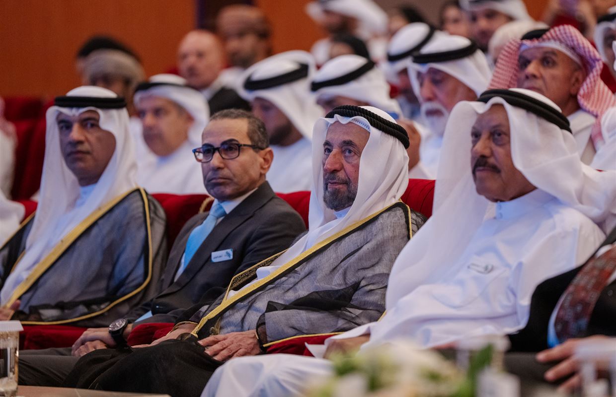 سلطان القاسمي يشهد ختام الدورة 32 من أيام الشارقة المسرحية ويُكرّم الفائزين