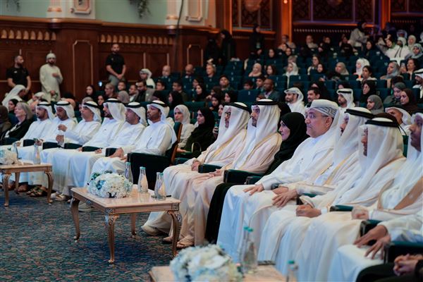 سلطان بن أحمد القاسمي يكرم الفائزين بجائزة الشارقة للتفوق والتميز التربوي في دورتها الـ 30