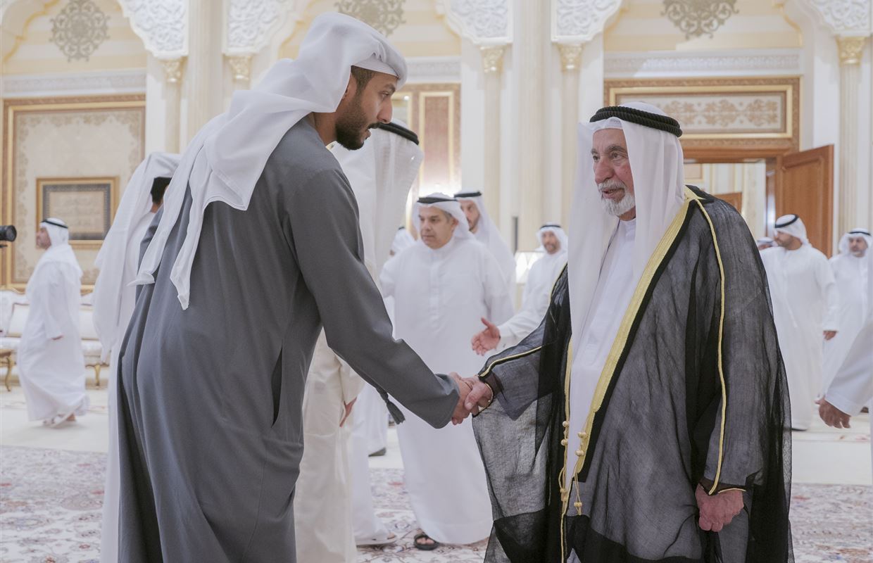 حاكم الشارقة يستقبل المهنئين بشهر رمضان المبارك في قصر البديع