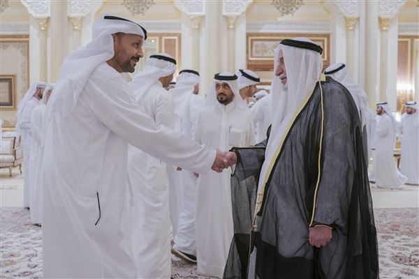 حاكم الشارقة يستقبل المهنئين بشهر رمضان المبارك في قصر البديع
