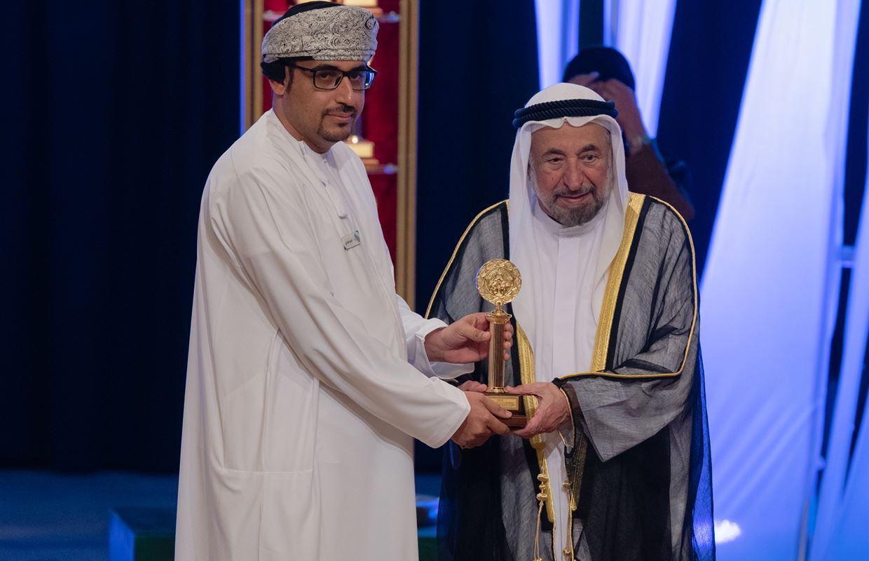 سلطان القاسمي يشهد ختام الدورة 32 من أيام الشارقة المسرحية ويُكرّم الفائزين