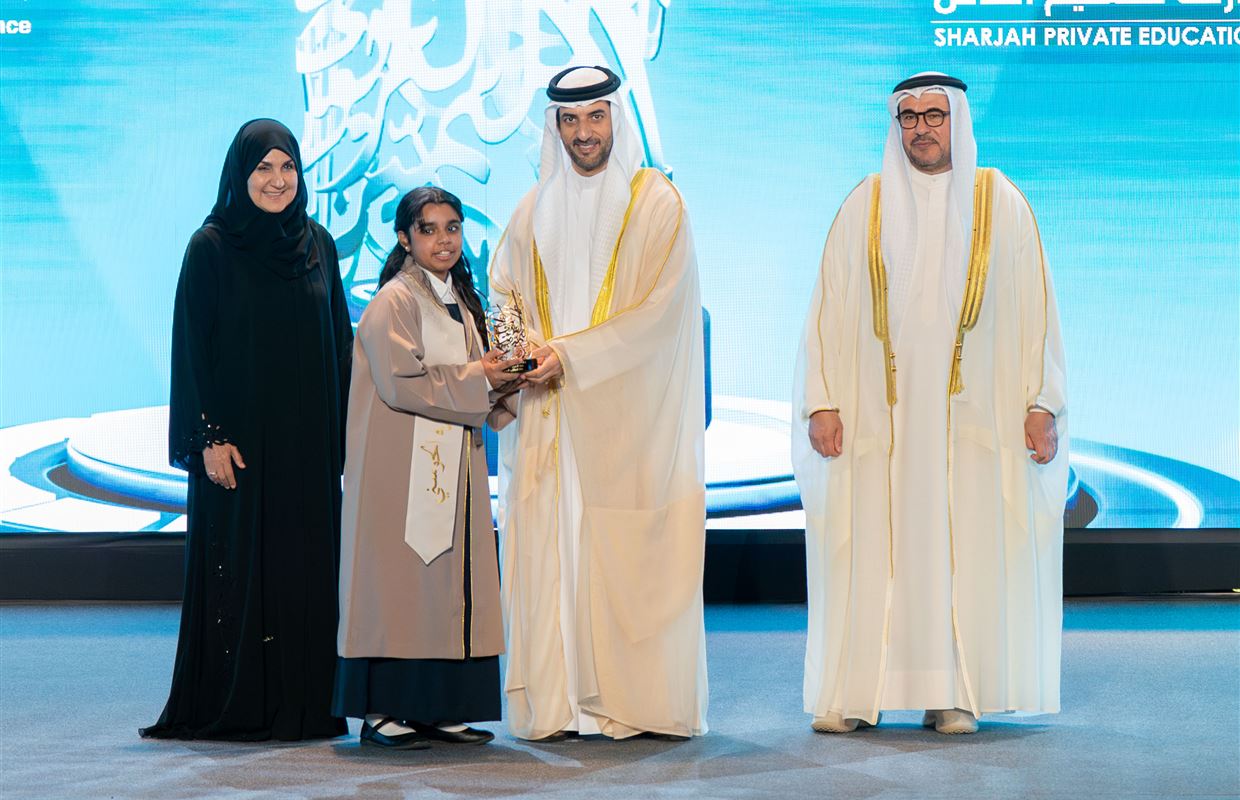 سلطان بن أحمد القاسمي يكرم الفائزين بجائزة الشارقة للتفوق والتميز التربوي في دورتها الـ 30