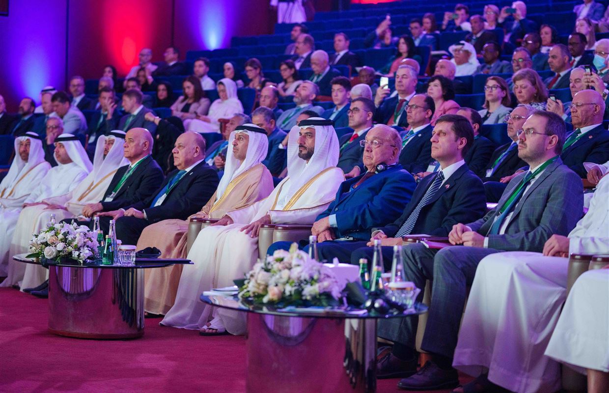 سلطان بن أحمد القاسمي يشهد انطلاق المؤتمر الثالث لرؤساء الجامعات العربية والروسية بجامعة الشارقة